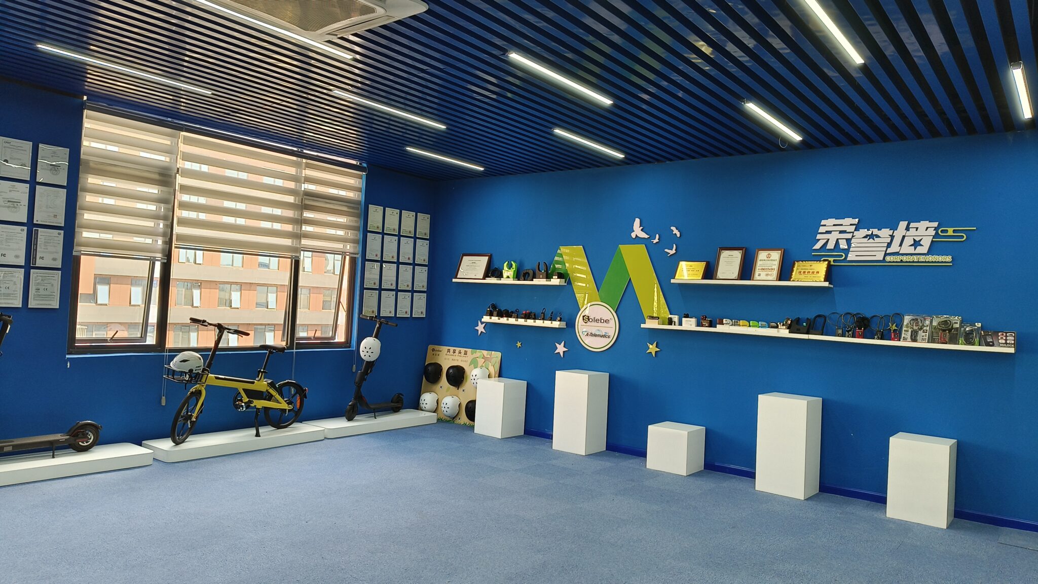 showroom of solebe odm smart lock manufacturer